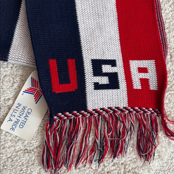 Vintage USA Scarf NWT ❤️🤍💙 - Picture 2 of 2